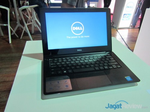 Inspiron 11 3000 Series dengan prosesor Celeron 2955U.