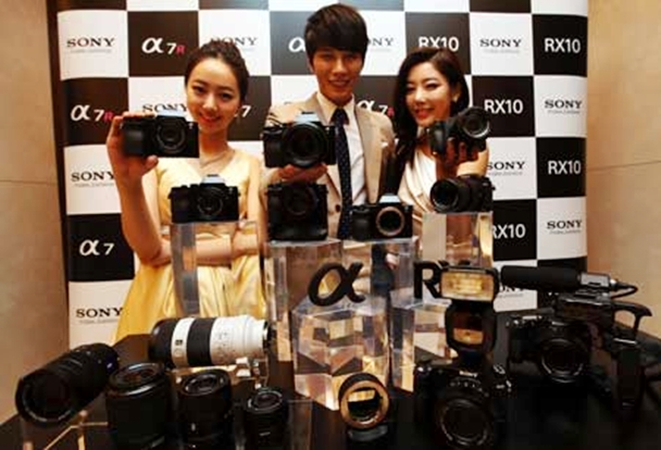 Sony Fokuskan Bisnis Kamera Premium Pengganti Era DSLR 5 Sony