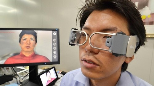 Intelligent Glasses dari NTT Docomo Mampu Menerjemahkan Bahasa 1 ntt-docomo-glasses