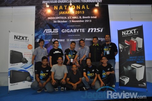 Seluruh peserta berfoto bersama Bapak Dedy Irvan dan perwakilan dari sponsor pendukung acara.
