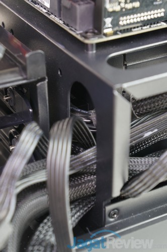 Hands-On Review: Bitfenix Prodigy Casing Mini-ITX yang Modis 2 DSC00913ss