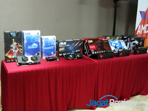 AMD Media Day: Radeon R9 & R7 200 Series Perkuat Posisi AMD di Dunia PC Gaming 2 amd media day display table