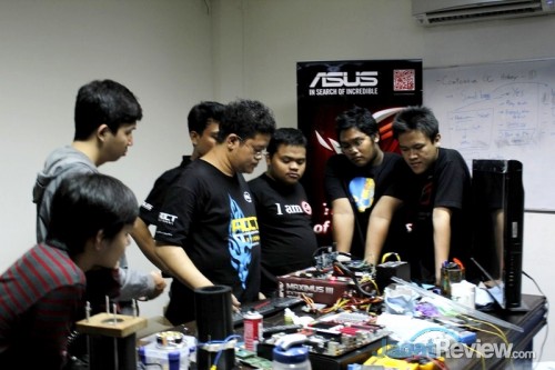 Sesi Overclocking Bareng Asus Indonesia dan Jagat OC dengan Juara AOCT 2013 Nasional 2 Alva