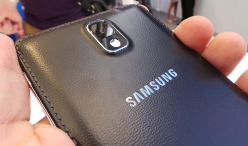 Samsung Siapkan Smartphone Berkamera 20 Megapiksel? 1 galaxy-note-3-plastic-back
