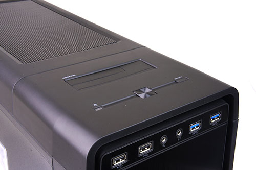 Hands-On Review Thermaltake Urban S31: Lengkap Dengan Dock Hard Disk! 8 Dock hard disk, dan tombol power + reset