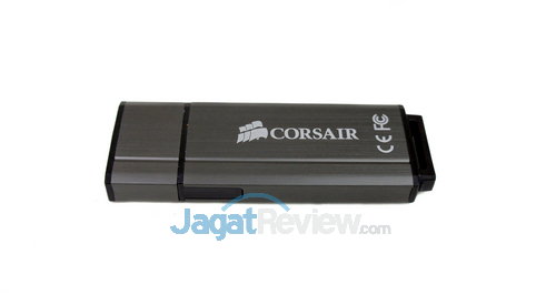 Review Corsair Flash Voyager GS 128 GB: Flash Drive dengan Kapasitas Terbesar di Indonesia Saat Ini 1 Flash Drive Corsair Voyager GS 128 GB USB 3 _ Tampak bawah 1