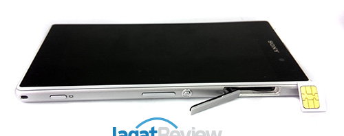 Sony Xperia Z1 - Bagian Kanan