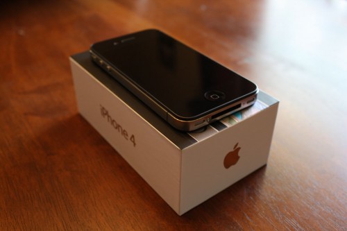 Harga iPhone 4 di Negara Berkembang Bakal Dipangkas? 1 iphone 4 (1)