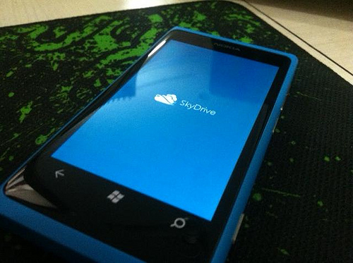 Nama Online Storage Microsoft Bukan SkyDrive Lagi 1 skydrive 2