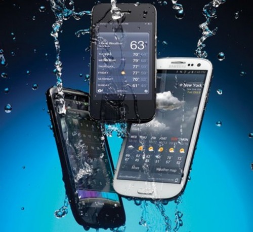 Tips: Menyelamatkan Smartphone yang Terendam Air 1 smartphone tenggelem edit