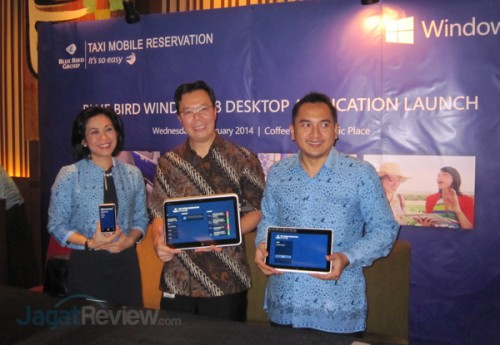 Big Bird Premium Bus, Hasil Kolaborasi Blue Bird Group dengan Microsoft 6 Kiri-Kanan: Noni Purnomo, Presiden Direktur Blue Bird Group Holding; Lucky Gani, Business Group Head, Windows Division, Microsoft Indonesia; Tony Andrianto, Senior Manager Corporate Image Blue Bird Group