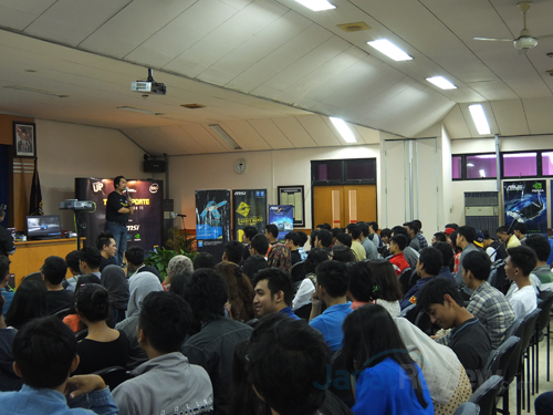 Rangkaian Teknologi Terbaru yang Diperkenalkan di Universitas Pancasila 2 DSCF2181