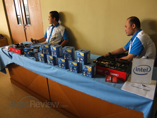 Rangkaian Teknologi Terbaru yang Diperkenalkan di Universitas Pancasila 7 DSCF2246