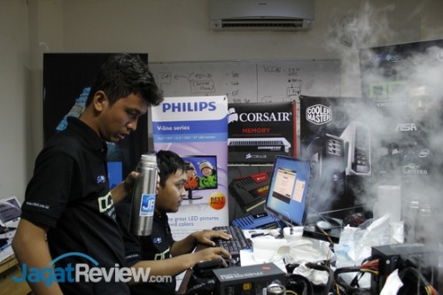 Turnamen Mini di OC Weekend: ASRock 4 Team D: Rony Douglas 'milandouglas' dan Yasin Yulianto 'yash_yulian'