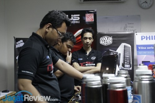 Turnamen Mini di OC Weekend: Asus 9 Team C
