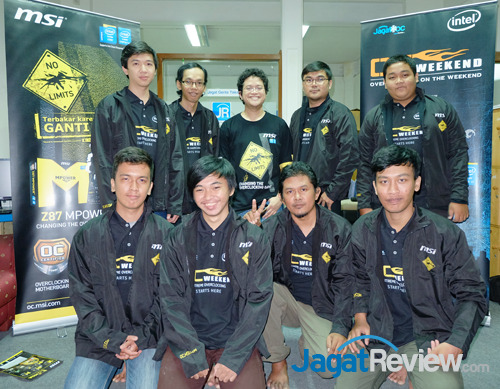 jagatreview ocweekend group photo with msi jacket