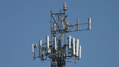 Riset Super-High Frequency untuk Transfer Data Kecepatan Tinggi 1 Cellular Antenna