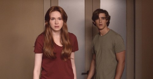 Weekend Box Office Minggu Ini Masih Didominasi Superhero Marvel 2 Karen-Gillan-and-Brenton-Thwaites-in-Oculus-2014