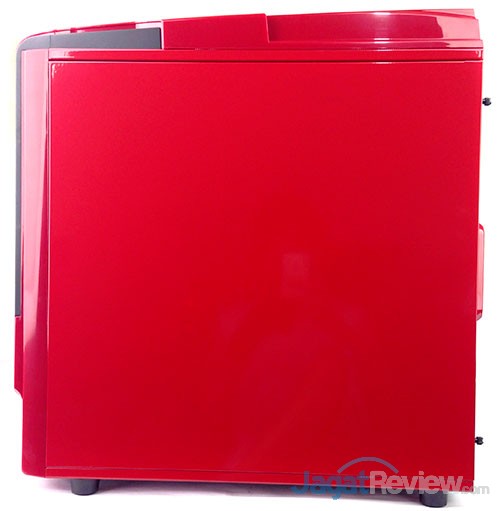 Hands-On NZXT Phantom 530: Hot, Red, And Sexy! 7 Sisi bagian kiri casing
