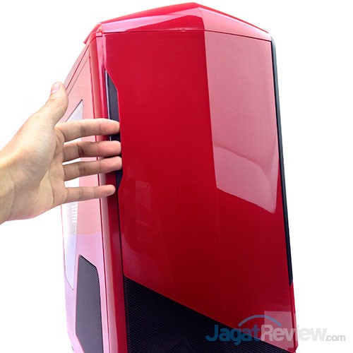 Hands-On NZXT Phantom 530: Hot, Red, And Sexy! 18 Membuka bagian depan casing
