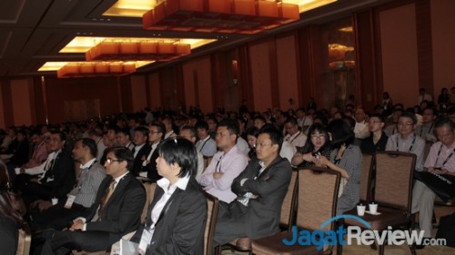 VMware PEX On Tour di Singapura Resmi Dibuka 2 Perwakilan partner VMware yang hadir di ruang acara.