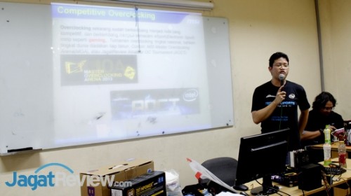 Alva juga memberikan gambaran terkait overclocking kompetitif dengan memperkenalkan turnamen overclocking tahunan.