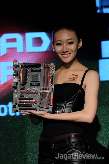 ASUS ROG Event Computex 2014: Jajaran Produk Gaming Terbaru 5 ASUS ROG event Crossblade ranger