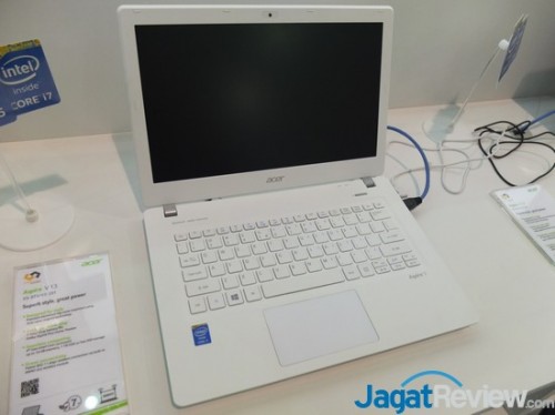 Computex 2014 Booth Raid: Acer 17 Aspire V13