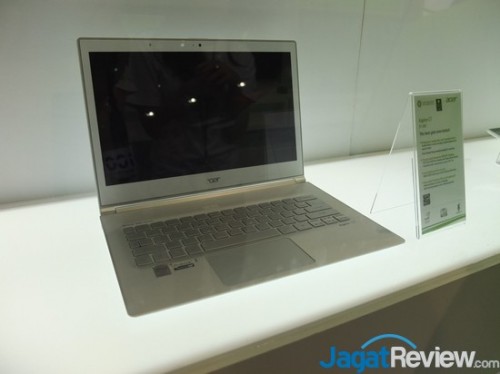 Computex 2014 Booth Raid: Acer 21 Ultrabook Acer Aspire S7