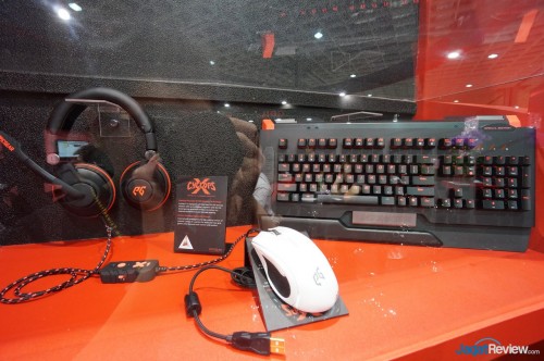 ​Mouse gaming GEIL Cyclops (putih)