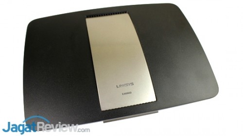 Hands-On Review Linksys EA6900: Router Wireless AC yang Linksys EA6900 - 05