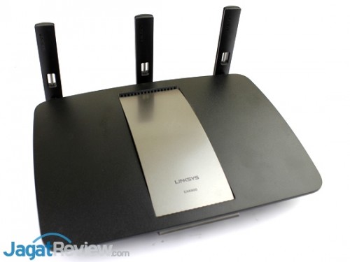 Hands-On Review Linksys EA6900: Router Wireless AC yang Linksys EA6900 - 07