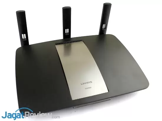 Linksys EA6900 07