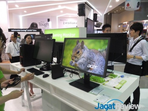 Computex 2014 Booth Raid: Acer 22 eAcer_B826HK_1