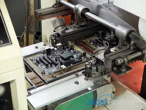 Gigabyte Computex 2014: Mengintip Proses Pembuatan Motherboard 3 gigabyte @computex 2014 factory tour 20