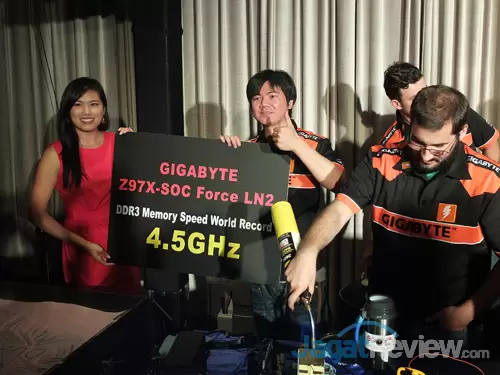 gigabyte @computex2014 day0 16