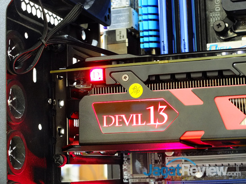 Review PowerColor Devil 13 Dual Core R9 290X: Gaming Super Kencang dengan Dual Hawaii XT 4 powercolor devil 13 dc r9 290x dual bios button on