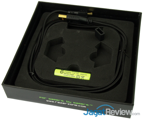 Review PowerColor Devil 13 Dual Core R9 290X: Gaming Super Kencang dengan Dual Hawaii XT 7 powercolor devil 13 dc r9 290x razer ouroboros usb cable & battery