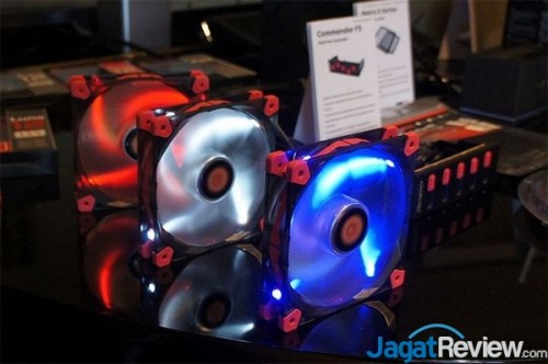 thermaltake-luna-12-led-fans_slideshow_main