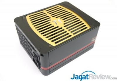 Hands-On Review: Thermaltake Toughpower Grand 850 Watt! 3 DSC09454