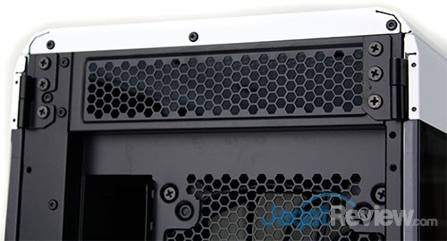 Hands-On Review Casing Corsair Graphite 760T: Produk Terbaru Line-Up Graphite 5 Pada bagian paling atas, diberikan space antara bagian paling atas dengan backpanel sehingga memungkinkan untuk menggunakan radiator yang lebih tebal atau penggunaan kipas lebih pada radiator