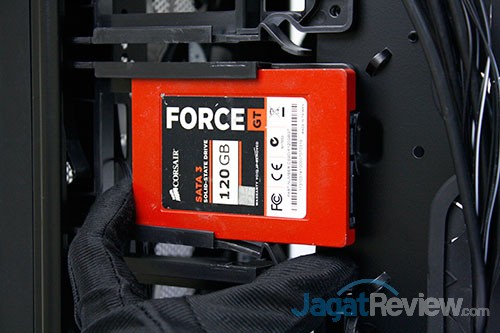 Hands-On Review Casing Corsair Graphite 760T: Produk Terbaru Line-Up Graphite 6 masukkan dari samping SSD yang akan dipasang
