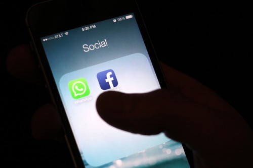 Penyelesaian Akuisisi WhatsApp oleh Facebook Diundur 1 whatsapp