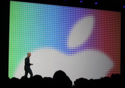 Apple dan IBM Hadirkan iPhone dan iPad Khusus Enterprise 1 wwdc-tim-cook
