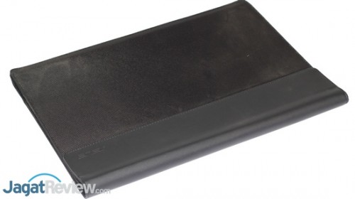 Asus Smart Case: sleeve case yang diberikan di paket penjualan MB168B+
