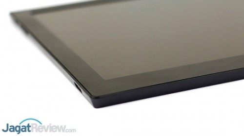 Monitor portable dari Asus ini hanya berketebalan 0.8 cm.