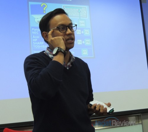 Dodi Ibnu Rusydi, Country Editor Yahoo Indonesia, menjelaskan tentang ketiga aplikasi baru dari Yahoo!