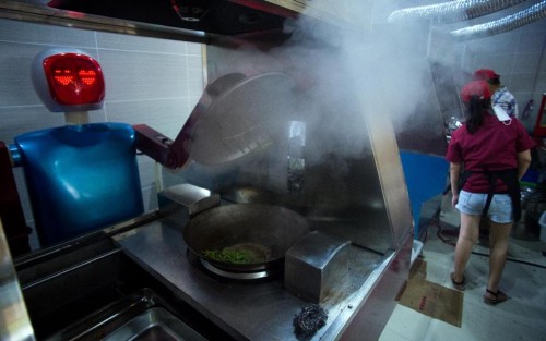 Restoran Cina ini Gunakan Robot untuk Melayani Tamu 2 Part-HKG-Hkg10088594-1-1-0