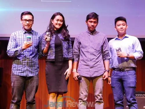 Dibanderol Rp 5,5 Juta, Samsung Galaxy K Zoom Meluncur di Indonesia 3 Samsung Galaxy K Zoom (1)