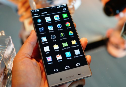 Sharp Rilis Smartphone Minim Bezel 1 aqous2